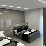 ベッド・アンド・ブレックファスト White Elegance Luxury カゼルタ