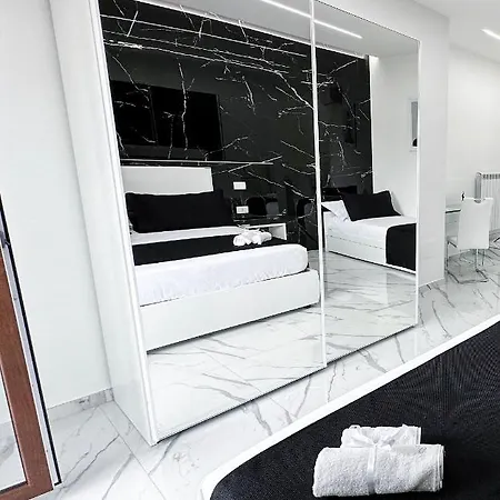 White Elegance Luxury Oda ve Kahvaltı Caserta