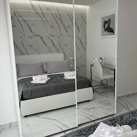 White Elegance Luxury Bed & Breakfast *